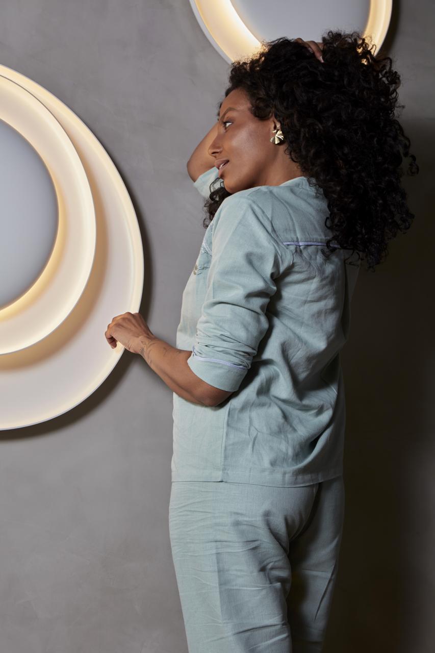 Pijama Jardim do Amanhã Linho Pistache Bordado