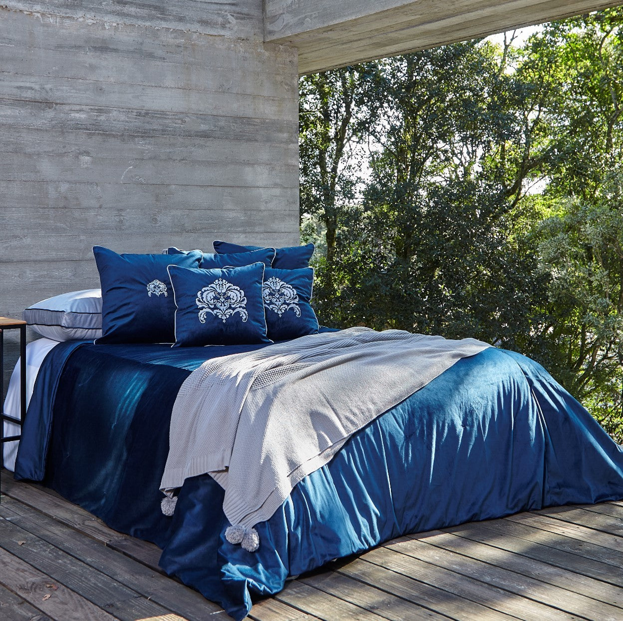 Manta Tricô Amboise Ponto Popcorn Cinza Pompons 2,20X2,50 - Muguet Home