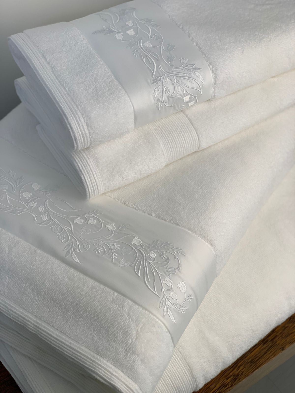 Set Banho 5 Peças Bonheur Du Muguet - Algarve Bordado Branco