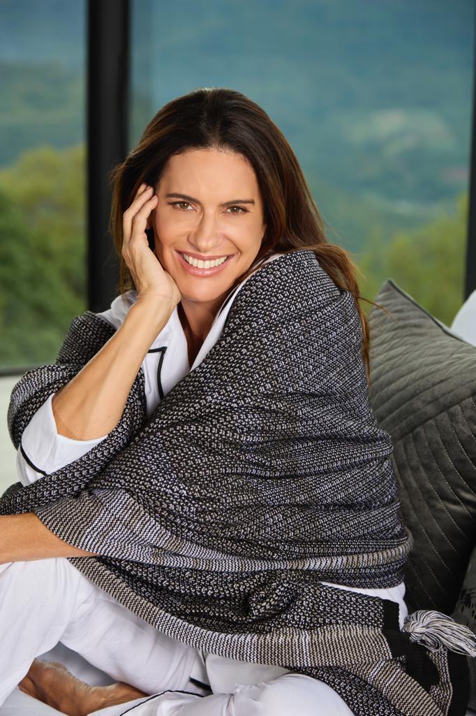 Manta Tricô Araucária Jacquard Preto/Basal/Bco Pompons 2,20X2,50 - Muguet Home