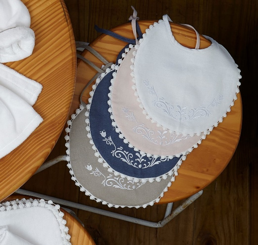 Babeiro Le Petit Linho Rosa Bordado - Muguet Home