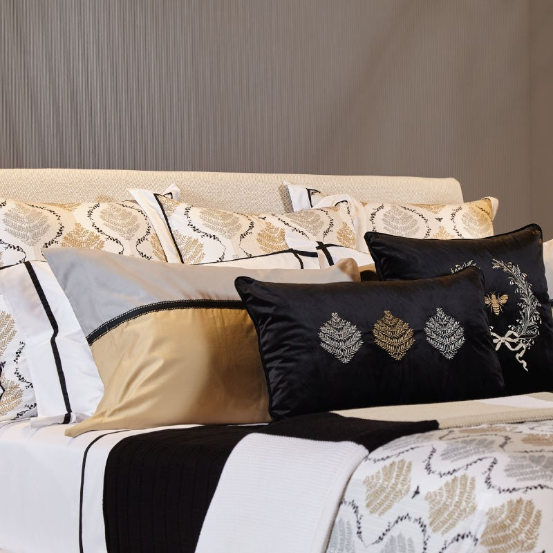 Almofada Royal Garden Veludo Preto Bordada 40X60 - Muguet Home