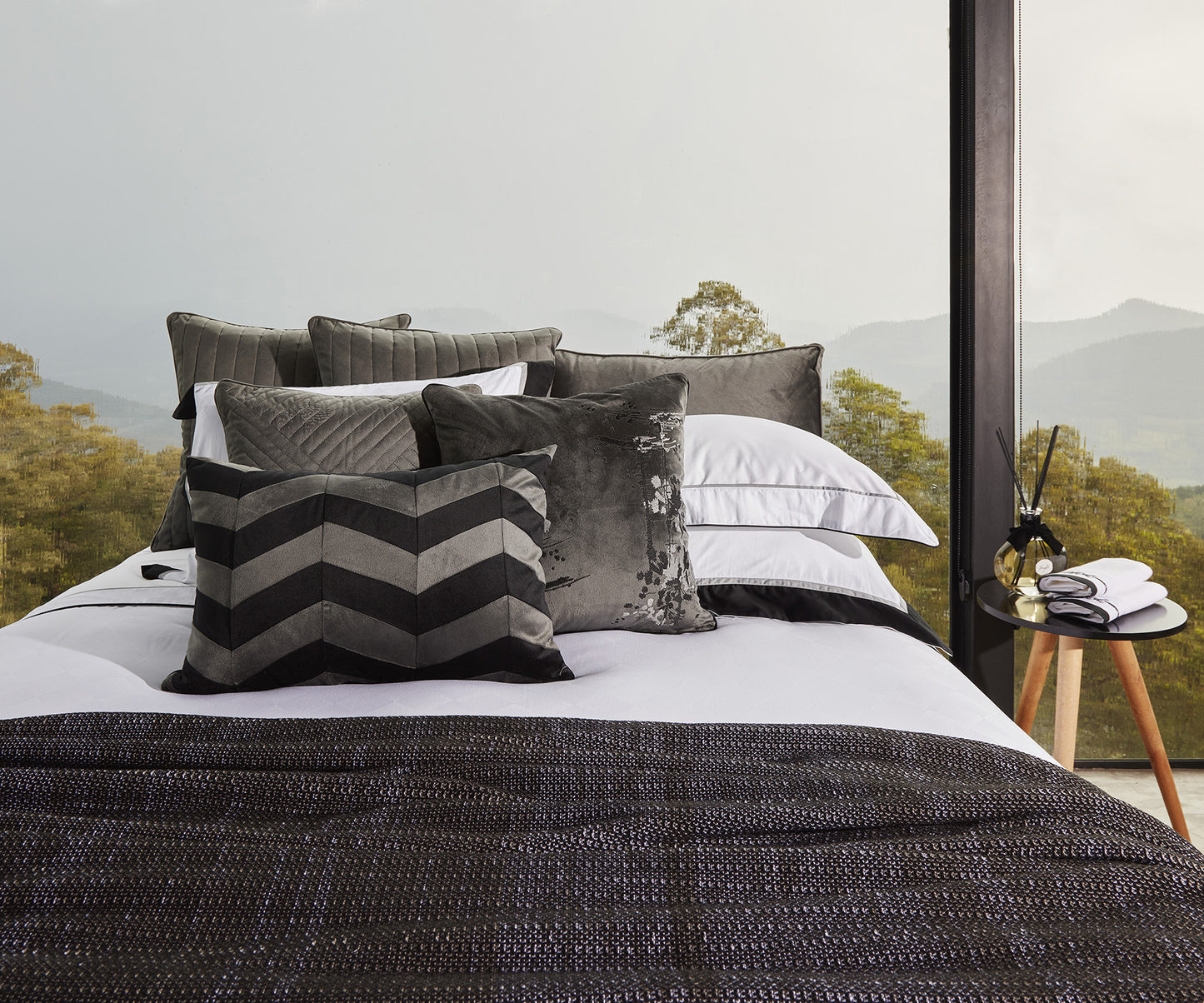 Almofada Araucária Veludo  Bordada 50X50 - Muguet Home