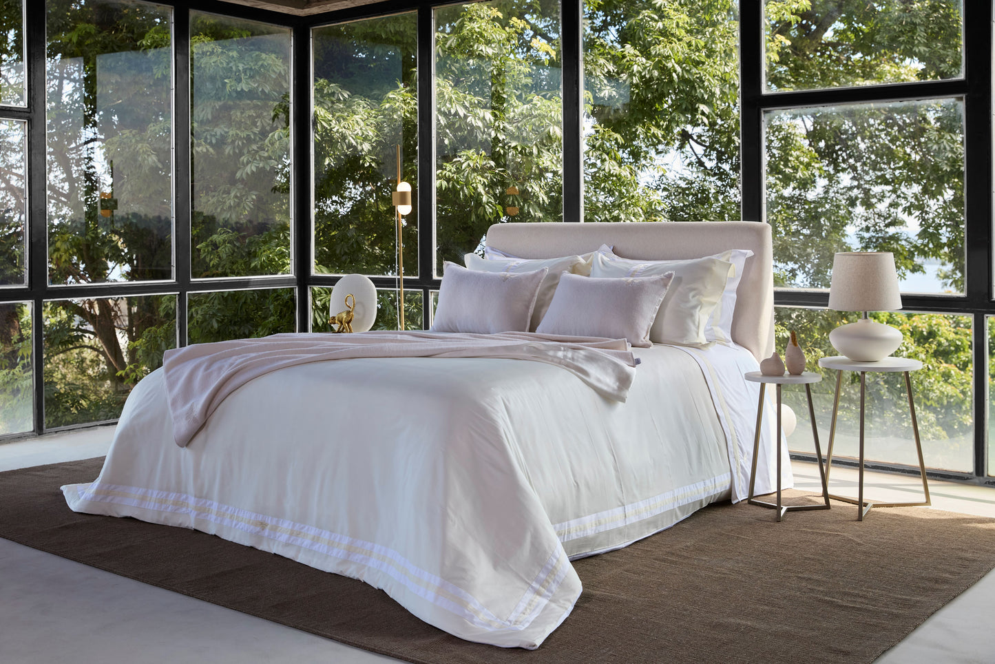 Fronha Avulsa Royale Luxury Collection Vanilla e Branco Bordada