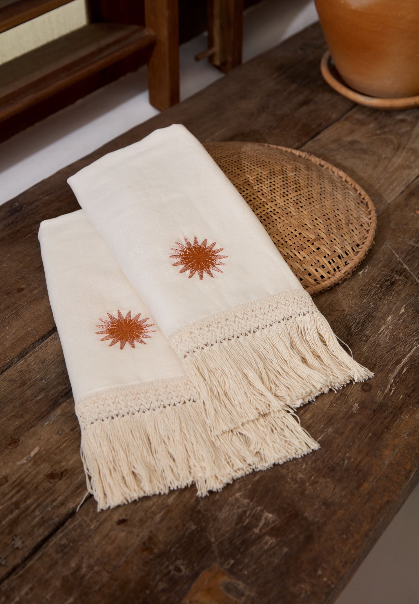 Toalha De Visista Falésias 2 Pçs Bordada/ Passamanaria Franjas