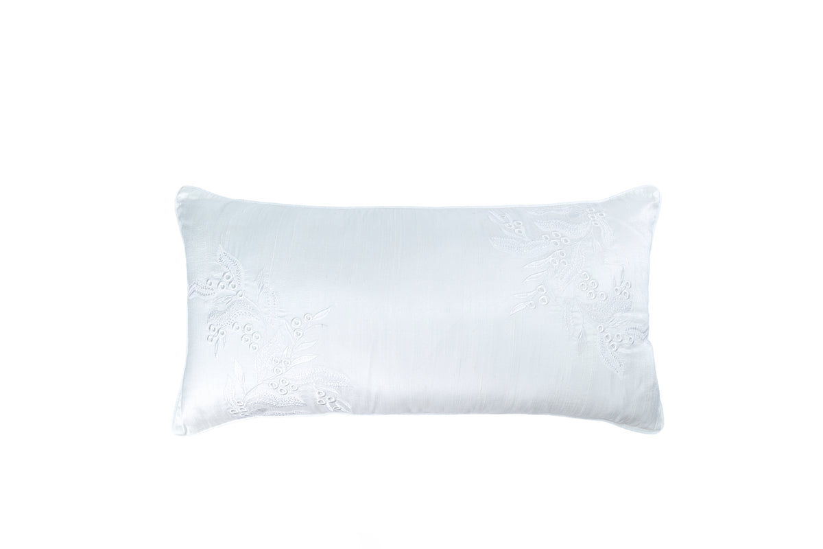 Almofada Pages Blanches Shantung de Seda Off-White Bordado Exclusivo 40x80