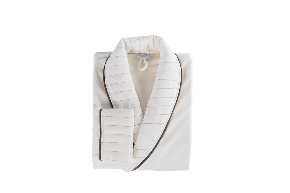 Robe Refúgio Em Veludo Off White/Marrom Cacau Detalhes Matelassê Tam Único - Muguet Home