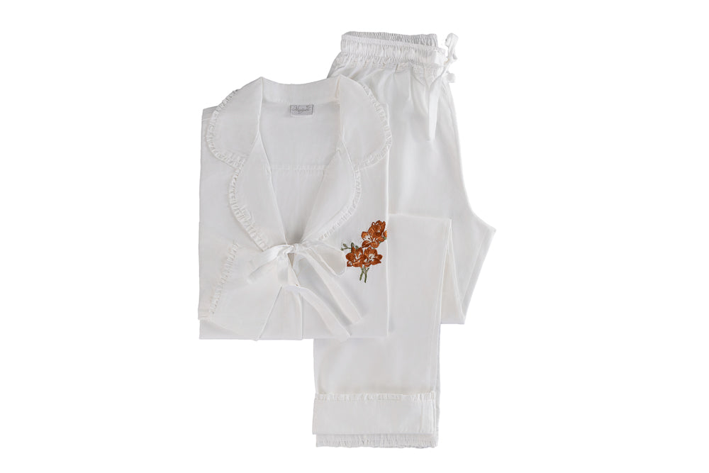 Pijama Feminino Refúgio Campestre Branco 600 fios Bordado/Babados - Muguet Home