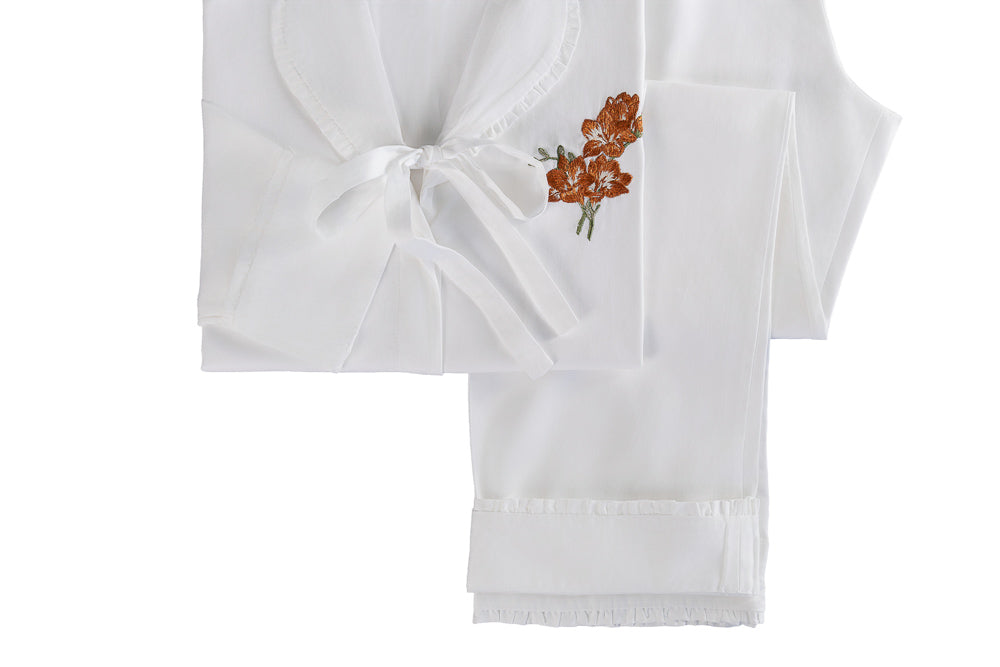 Pijama Feminino Refúgio Campestre Branco 600 fios Bordado/Babados - Muguet Home