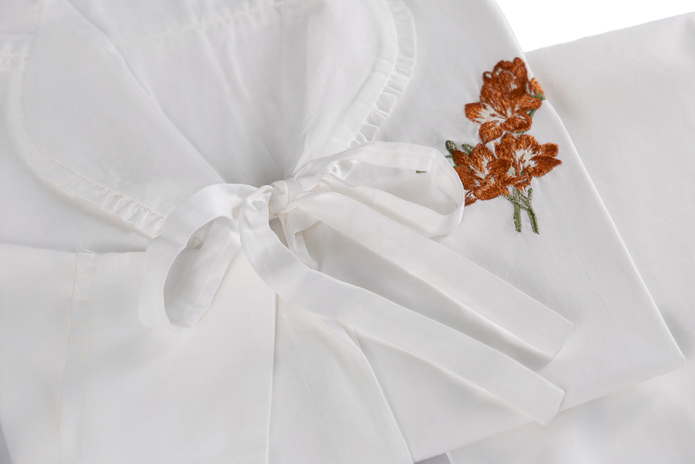Pijama Feminino Refúgio Campestre Branco 600 fios Bordado/Babados - Muguet Home