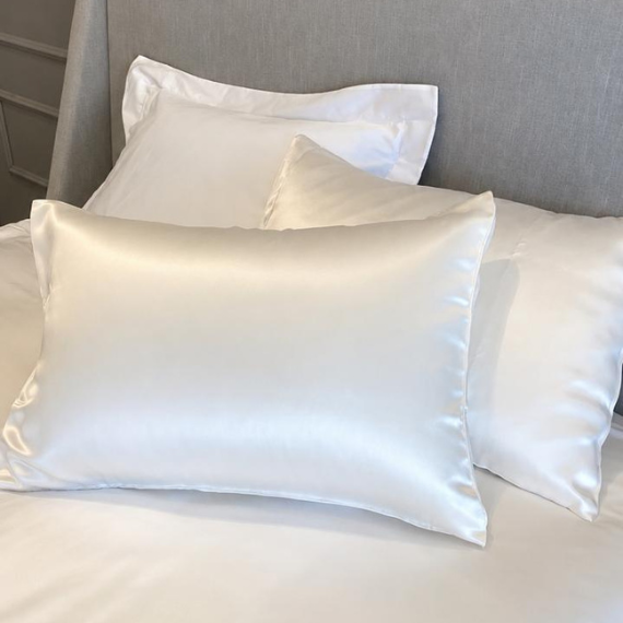 Fronha 100% Seda Pura Cor Off White Em Caixa Laço